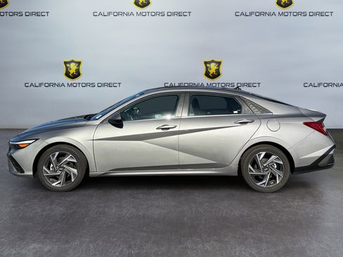 Used 2025 Hyundai Elantra Limited image 2