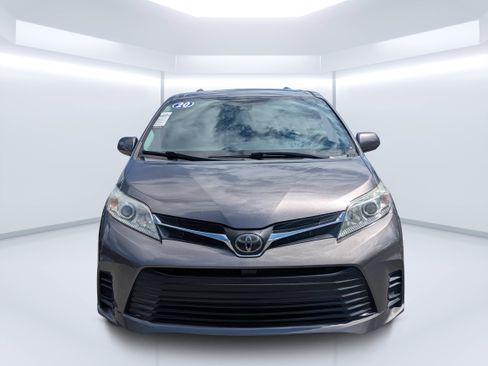 Used 2020 Toyota Sienna LE FWD image 8