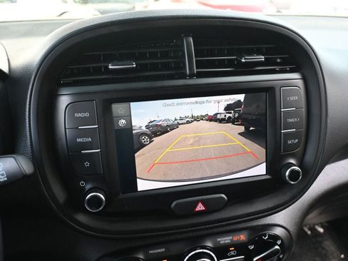 Used 2024 Kia Soul LX FWD image 14