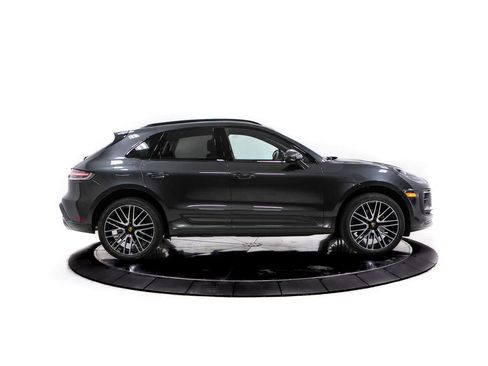 Certified 2026 Porsche Macan AWD/4WD image 8