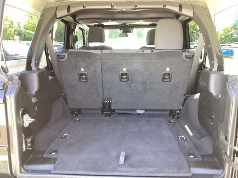 Used 2025 Jeep Wrangler Unlimited Sahara AWD/4WD image 10