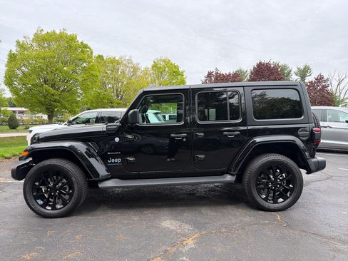 Used 2023 Jeep Wrangler Unlimited Sahara w/ Cold Weather Group AWD/4WD image 4