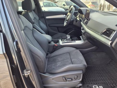 Used 2023 Audi Q5 e Premium Plus w/ Premium Plus Package image 30