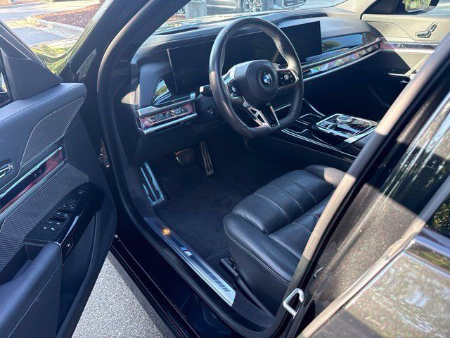 Certified 2024 BMW 760i xDrive w/ Executive Package AWD/4WD image 8