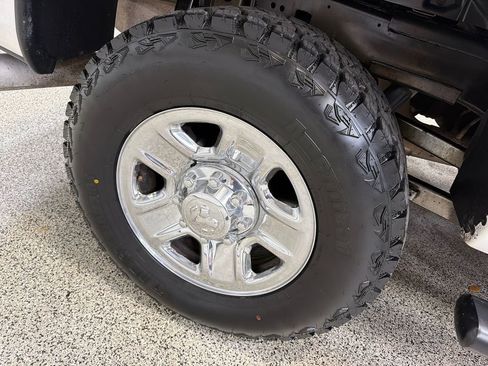 Used 2018 RAM 2500 SLT AWD/4WD image 48
