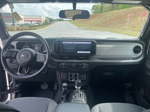 Used 2025 Jeep Gladiator Sport AWD/4WD image 20
