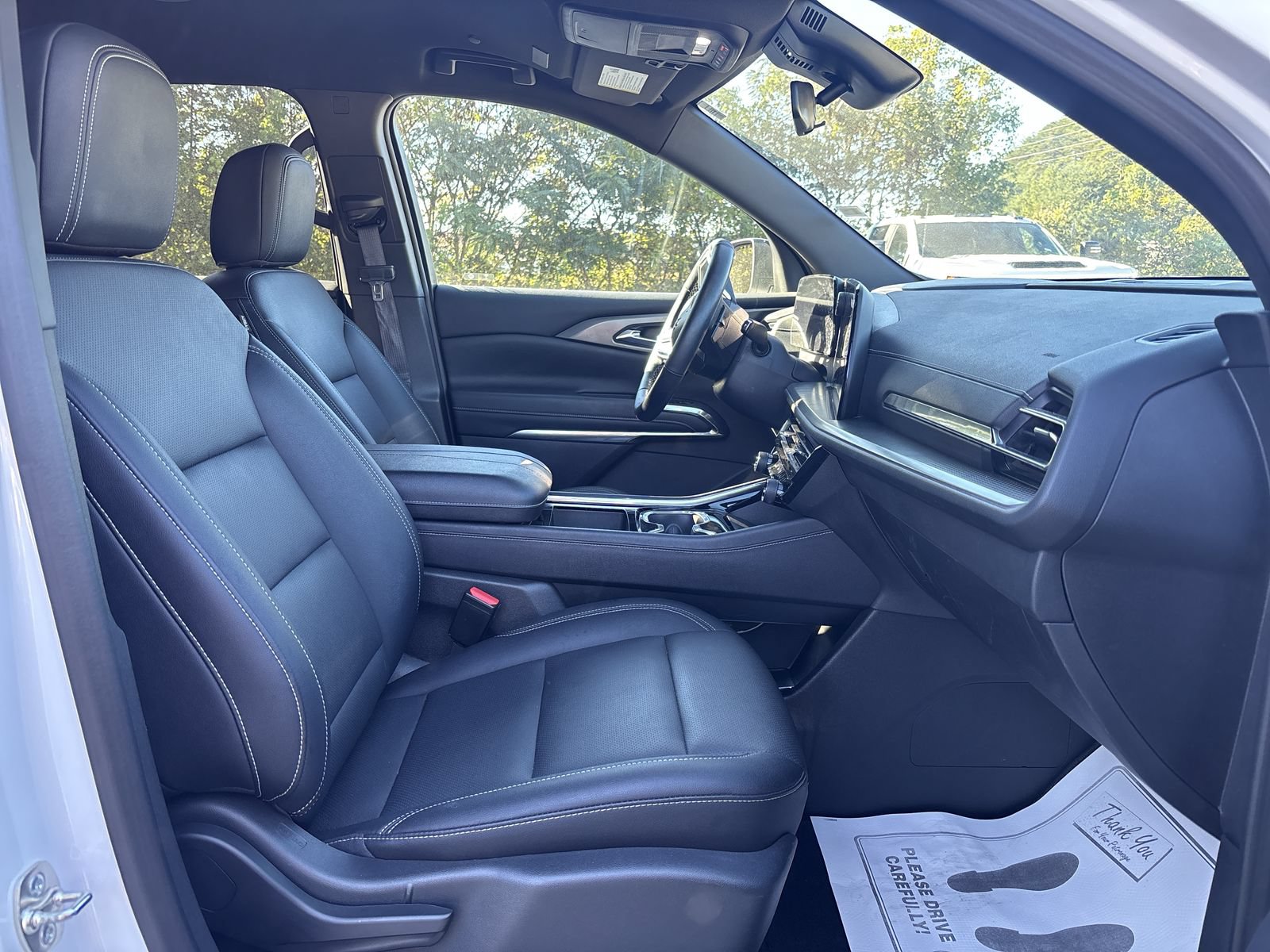 Used 2025 Chevrolet Traverse LT w/ Midnight/Sport Edition FWD image 27