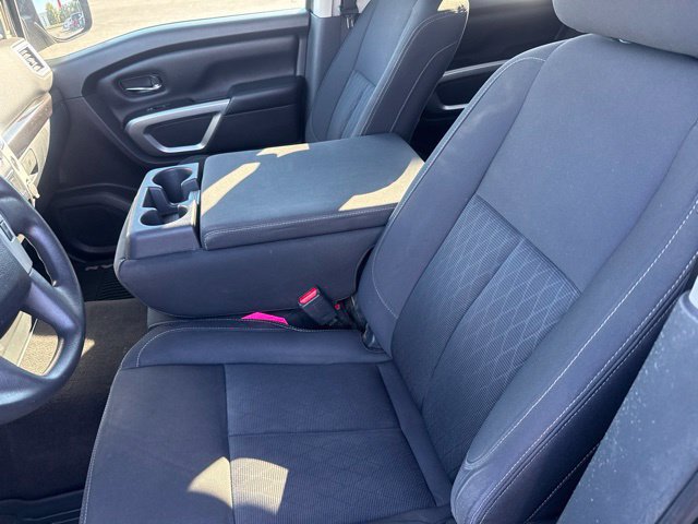 Used 2017 Nissan Titan SV AWD/4WD image 24