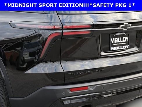 Used 2026 Chevrolet Traverse LT w/ Midnight/Sport Edition image 5
