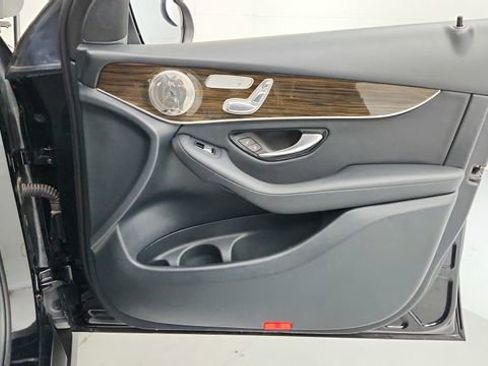 Used 2020 Mercedes-Benz GLC 300 GLC 300 image 23