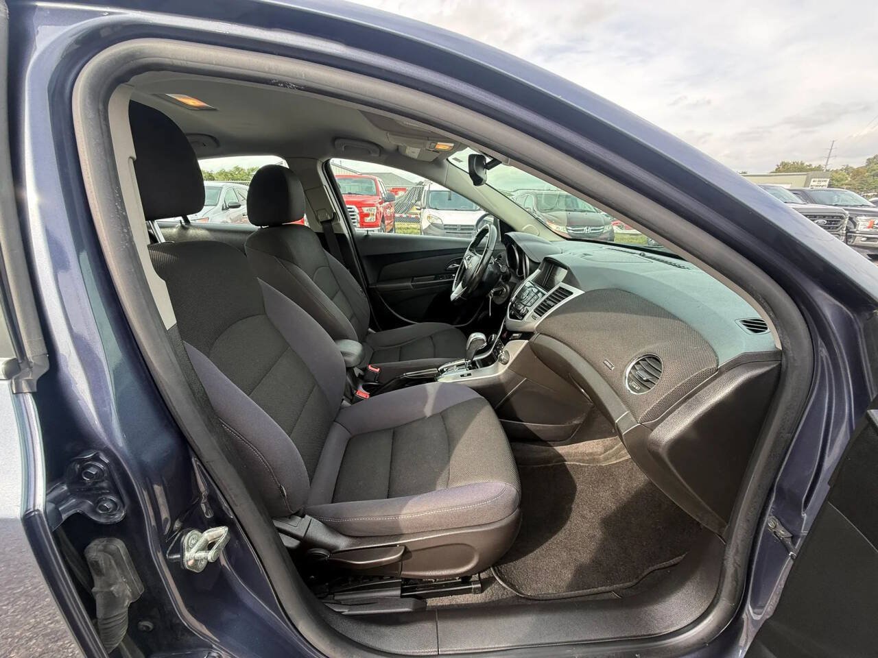 Used 2014 Chevrolet Cruze LT FWD image 27