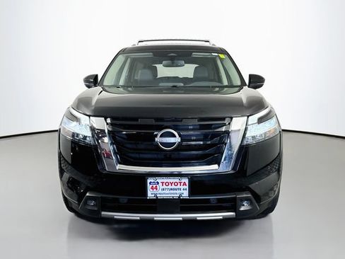 Used 2022 Nissan Pathfinder SL AWD/4WD image 11
