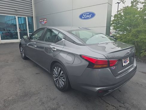 Used 2025 Nissan Altima 2.5 SV FWD image 8