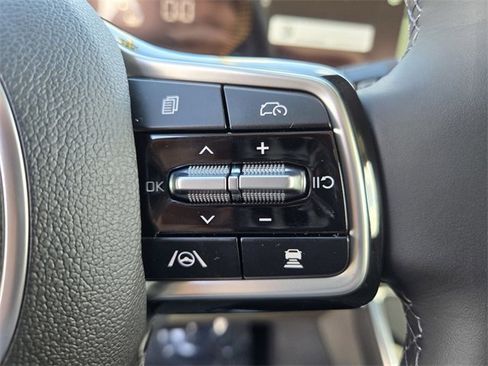 New 2026 Kia Carnival EX image 14