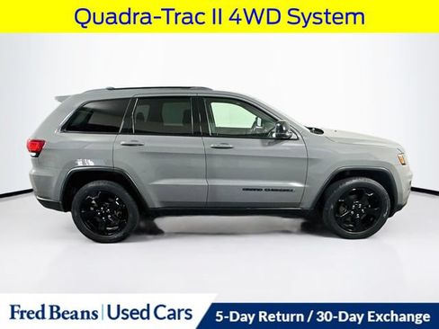 Used 2019 Jeep Grand Cherokee Laredo AWD/4WD image 10