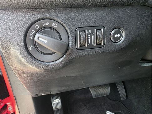 Used 2016 Dodge Challenger SRT Hellcat image 27