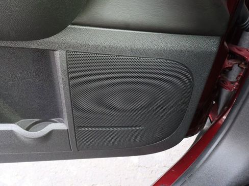 Used 2016 GMC Acadia SLE image 35