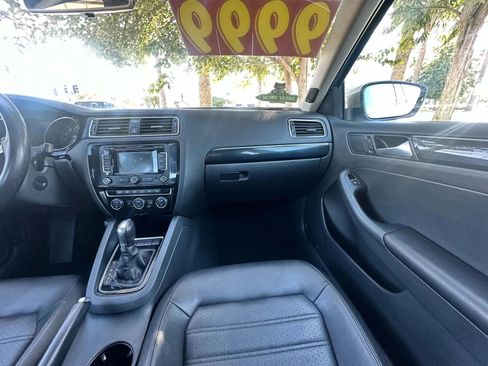 Used 2015 Volkswagen Jetta SEL image 12