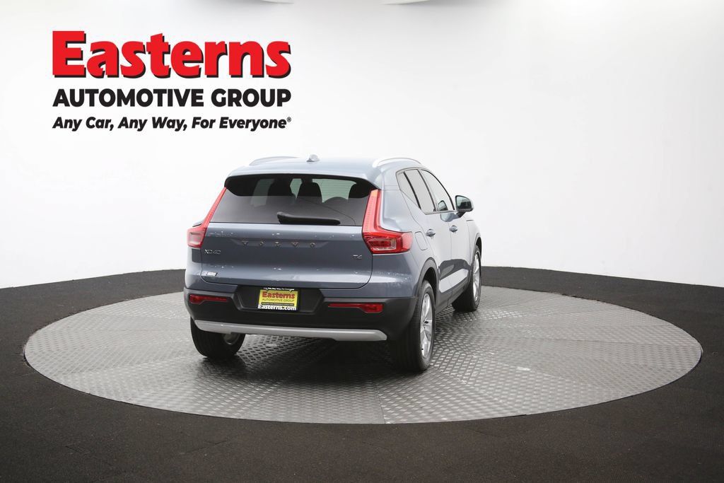 Used 2021 Volvo XC40 T4 Momentum FWD image 40
