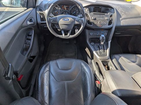 Used 2016 Ford Focus SE w/ Equipment Group 201A image 8