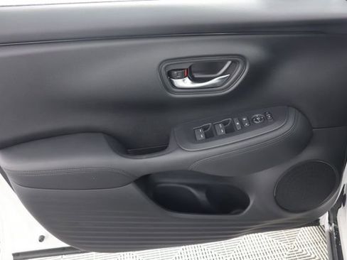 Certified 2025 Honda HR-V LX image 23