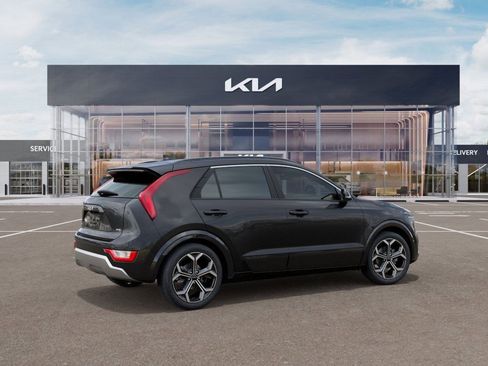 New 2025 Kia Niro EX Touring image 4