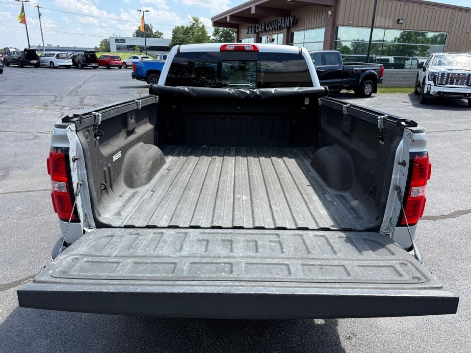 Used 2017 GMC Sierra 1500 SLE w/ Suspension Package, Off-Road AWD/4WD image 37