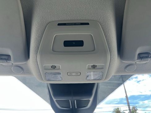 Used 2022 Ford E-Transit 148 High Roof Extended RWD image 21