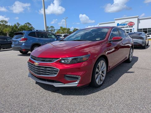 Used 2018 Chevrolet Malibu Premier w/ Premier Sun and Wheel Package FWD image 8