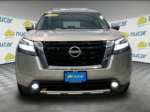 Used 2022 Nissan Pathfinder SL image 2