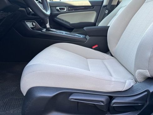 Used 2023 Honda Civic EX image 10