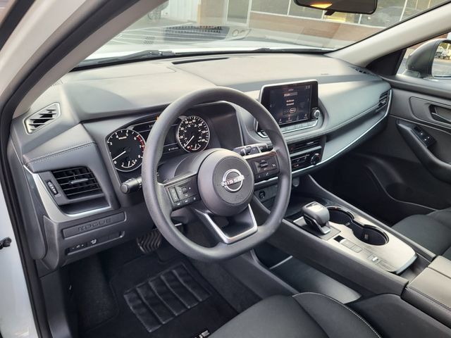 Used 2024 Nissan Rogue S FWD image 9
