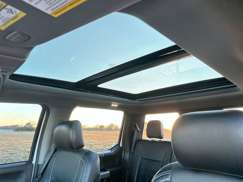 Used 2018 Ford F150 Lariat w/ Equipment Group 502A Luxury image 21