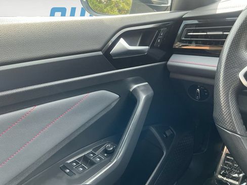 Used 2025 Volkswagen Jetta GLI Autobahn FWD image 20