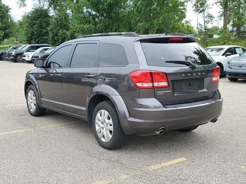 Used 2017 Dodge Journey SE w/ Comfort/Convenience Group AWD/4WD image 3