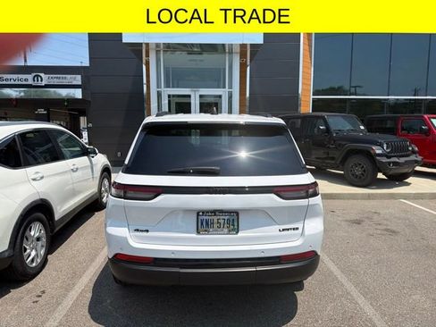 Used 2024 Jeep Grand Cherokee Limited w/ Black Appearance Package AWD/4WD image 5