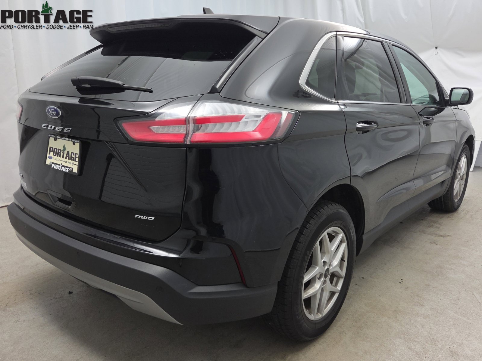 Used 2024 Ford Edge SEL AWD/4WD image 7