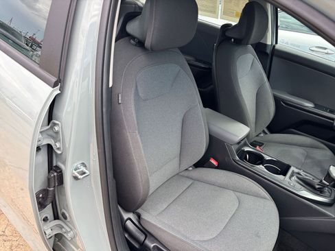 Used 2025 Kia K4 FWD image 35
