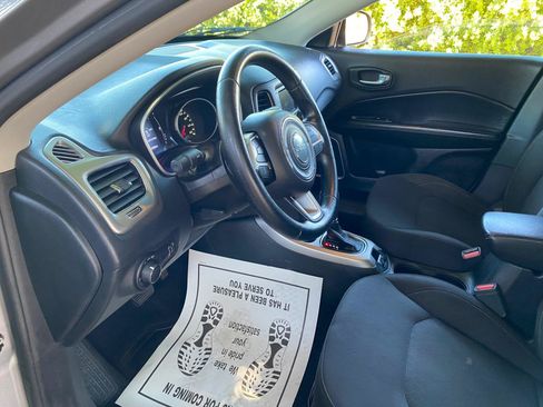 Used 2018 Jeep Compass Sport FWD image 29