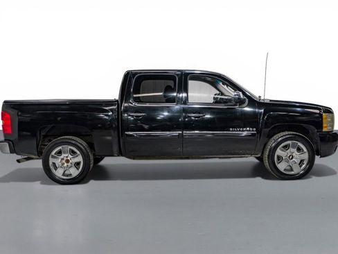 Used 2010 Chevrolet Silverado 1500 LT w/ Regional Value Package image 5