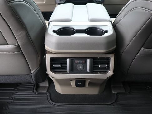 Used 2025 Ford F350 Platinum w/ Platinum Plus Package AWD/4WD image 33