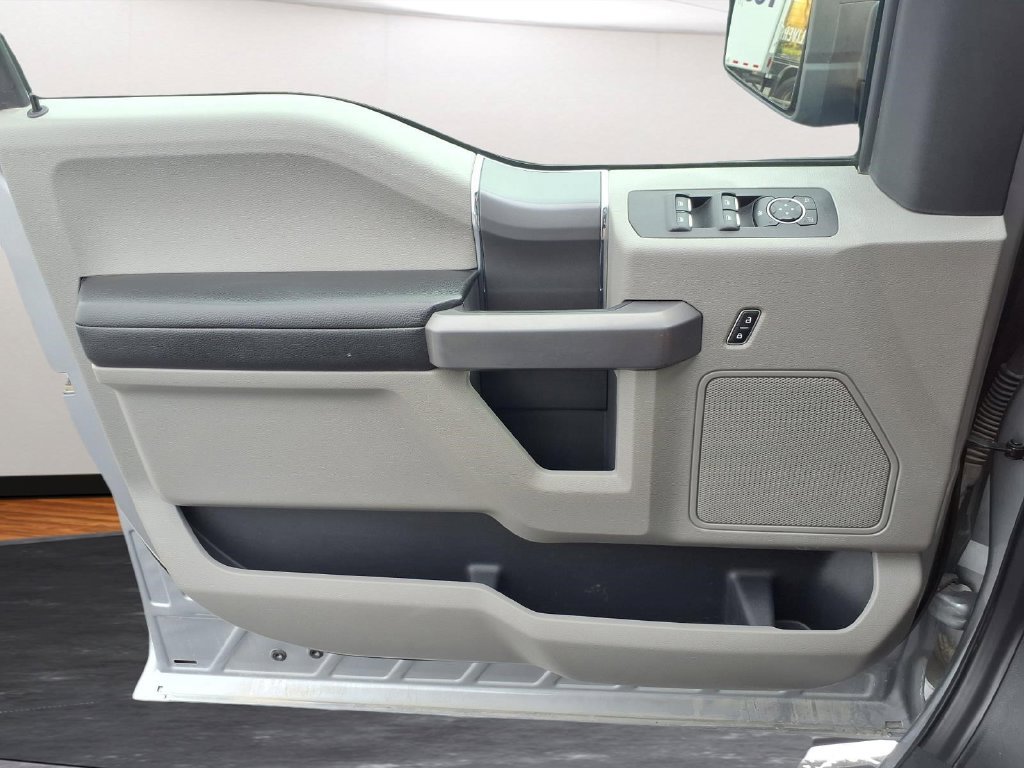 Used 2020 Ford F150 XLT w/ Equipment Group 302A Luxury AWD/4WD image 18