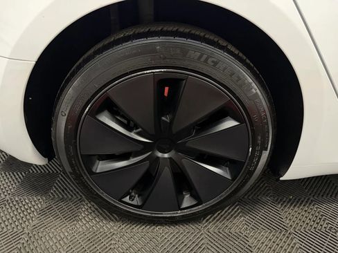 Used 2024 Tesla Model 3 Long Range RWD image 17