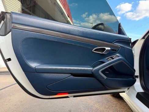 Used 2015 Porsche 911 Turbo S image 16