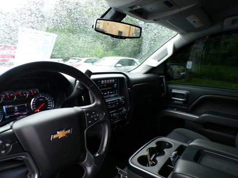 Used 2018 Chevrolet Silverado 1500 LT w/ LT Eassist Package AWD/4WD image 9