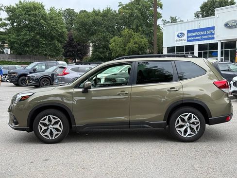 Used 2023 Subaru Forester Premium AWD/4WD image 5