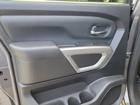 Used 2024 Nissan Titan SV w/ SV Convenience Package image 13