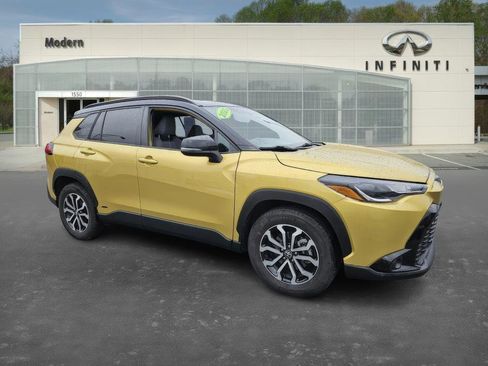 Used 2023 Toyota Corolla Cross SE image 2