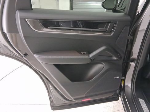 New 2026 Porsche Cayenne Coupe image 30