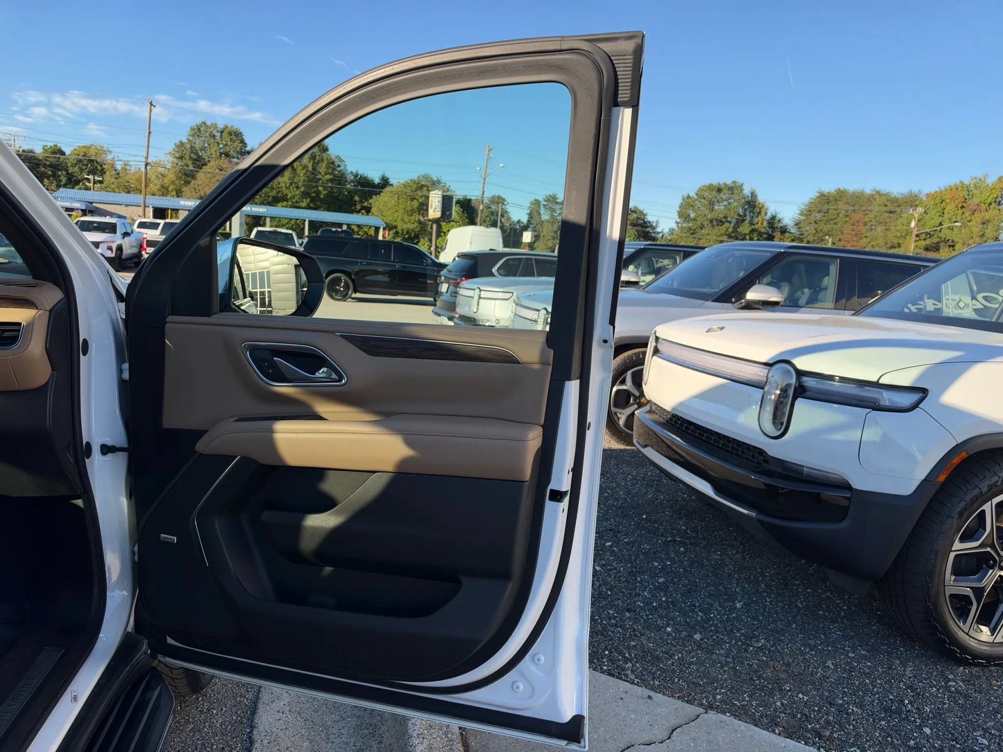 Used 2021 Chevrolet Tahoe Premier AWD/4WD image 18